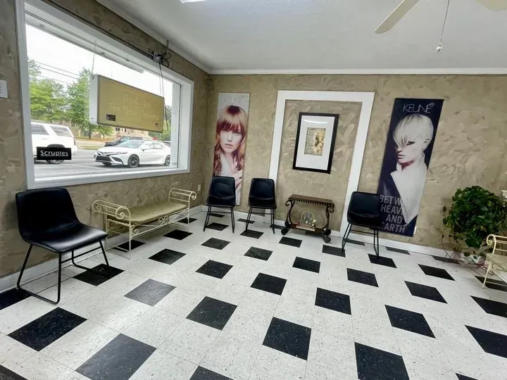 https://cdn.salonspotlight.com/photos/Ps58jULg3BUqbfog0B0z/d7bf40b6-8d04-44b3-9ef1-f6a0f18d2dab_720x720