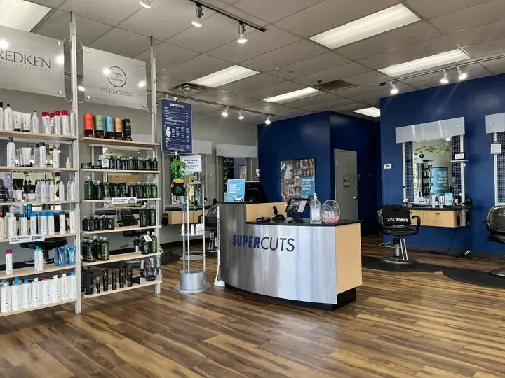 https://cdn.salonspotlight.com/photos/PtA59YGLnHoZz0CLSWT4/37654fdf-757b-48b2-8b5c-5f6bc86b7015_720x720