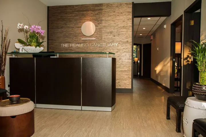 https://cdn.salonspotlight.com/photos/PtPrhDauP0tFBkCWTQnH/6d2e58c3-0aee-4130-b378-4a914872bb60_720x720