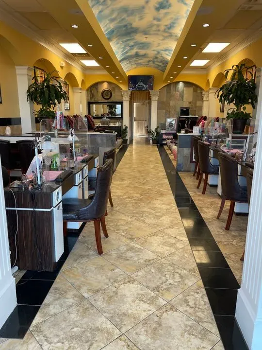 https://cdn.salonspotlight.com/photos/PvULtFEsVRKmlEpLSPau/4cfd6ceb-7202-4325-b0f8-e8f9caf88756_720x720