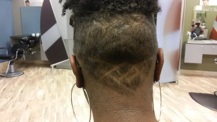 https://cdn.salonspotlight.com/photos/PvcMZb9zx20yCsg1VNT4/d9b6ef82-8932-4442-9d7e-3b5f8fc7839e_720x720