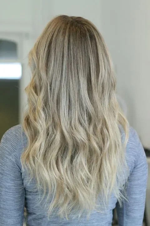 https://cdn.salonspotlight.com/photos/PwhaLSQu8DIJDUdCS8yo/4b53c4af-8713-46cd-a7d4-6a9762cad093_720x720