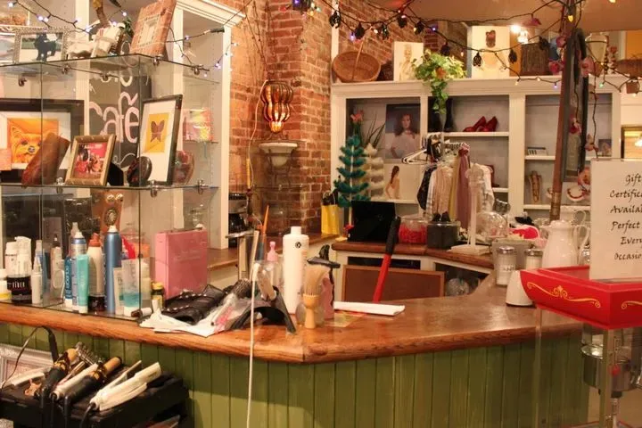 https://cdn.salonspotlight.com/photos/PxTtgR2mAva8ju2mswuB/19ec3b85-7cfb-4aca-879c-da1369923f45_720x720