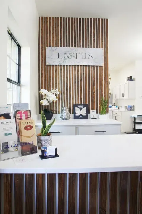 https://cdn.salonspotlight.com/photos/PxeuHzfjT9t6uQKNFtyk/ea239a6b-b4c7-4dca-8ebc-92f81eaad2d8_720x720
