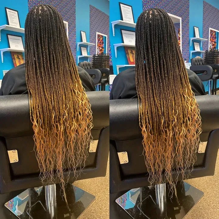 https://cdn.salonspotlight.com/photos/Q0FJ8jY9QXQZVOKaO1RW/6396c74b-e293-4c11-a0c1-35673bd09e8a_720x720