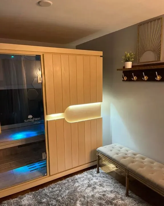 https://cdn.salonspotlight.com/photos/Q3EU7q5iXnIXgnU1mITU/f3a2d838-24c9-42da-a4de-fe4f2ba23424_720x720