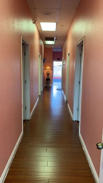 https://cdn.salonspotlight.com/photos/Q6uUZdKcyBmu8WvQa9jv/b997c795-16b8-4fb7-bdc1-b7937248f594_720x720