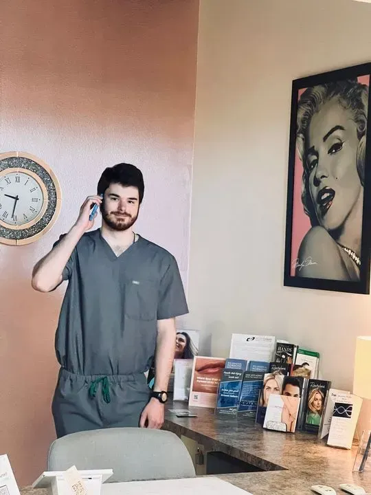 https://cdn.salonspotlight.com/photos/Q71u37tFTKafGAFpW2MH/a02797d5-63ea-469b-b5d7-d6f3ca44dd90_720x720