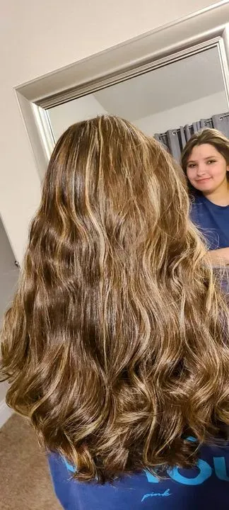 https://cdn.salonspotlight.com/photos/Q7abx4tdq67wPgCpa1R0/6ce25da7-bf10-47bd-9d90-476641f4216b_720x720