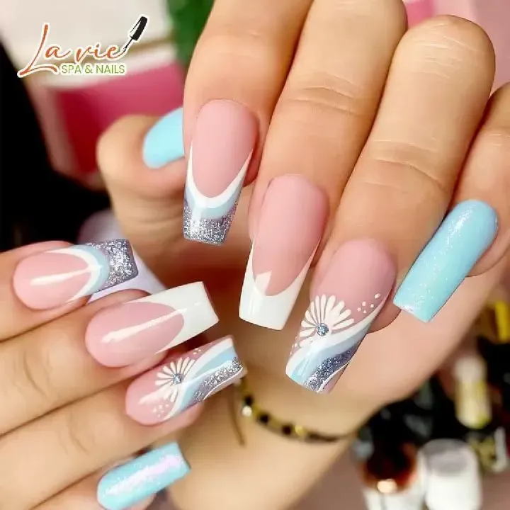https://cdn.salonspotlight.com/photos/Q9UXfZUcg5xU9CwqT0Qg/7cebff15-dfb8-4b2b-a817-906c9b654db2_720x720