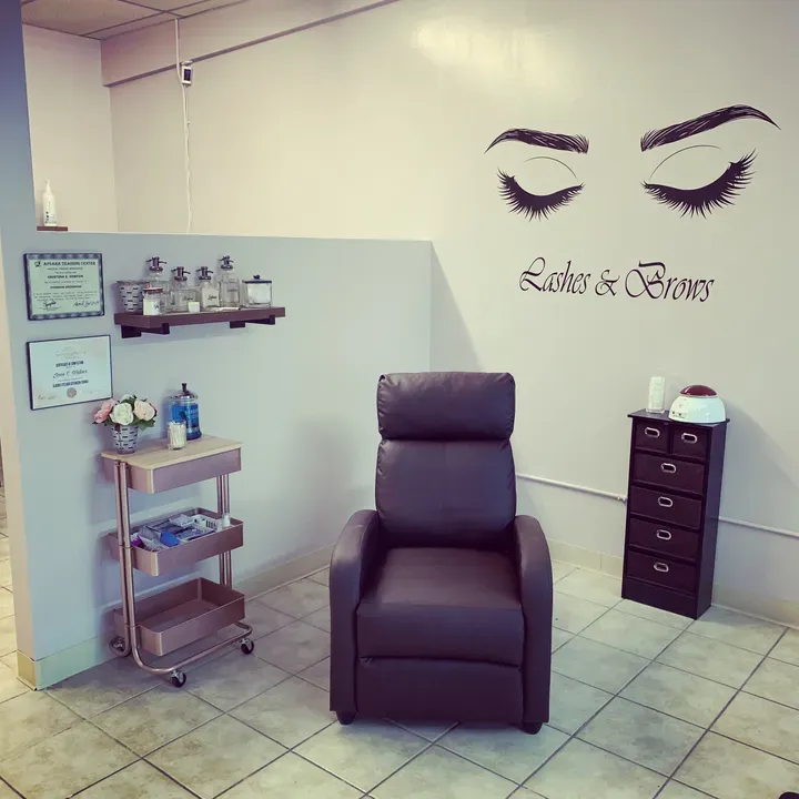 https://cdn.salonspotlight.com/photos/Q9liCWg4xL3q22uA9zOW/bde588dc-8928-4c96-b7ea-21adc9784877_720x720