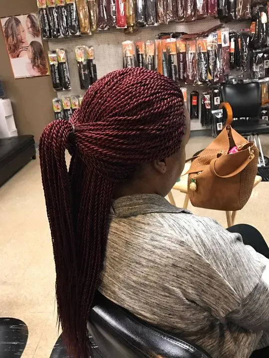 https://cdn.salonspotlight.com/photos/QA9qXuEfKl1CDmIEQ8Hp/a366b2d4-2a67-4b41-b95c-39f86cc7f689_720x720