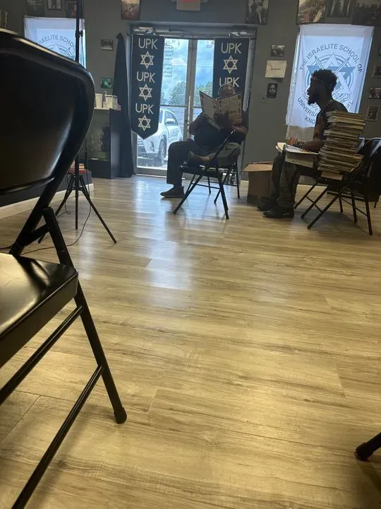 https://cdn.salonspotlight.com/photos/QA9qXuEfKl1CDmIEQ8Hp/effbaa35-c9d3-412e-b6e9-05af156502da_720x720