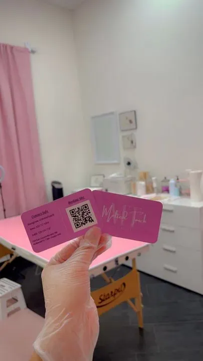 https://cdn.salonspotlight.com/photos/QDLWrMm15nvVG1oBkICh/1cd82eca-0f1a-4b45-8492-3b5ae9a7e684_720x720