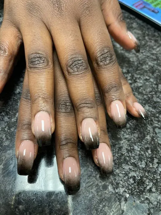 https://cdn.salonspotlight.com/photos/QDfZYtZj2jX0e2r2stOD/aaa965b7-4932-4622-bfcc-37c99042276e_720x720