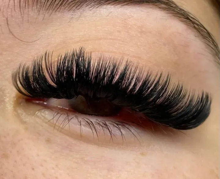 https://cdn.salonspotlight.com/photos/QGFLHlAESjxCgmBISP6s/af1f0417-77f8-4a4f-87a0-ac303c608829_720x720