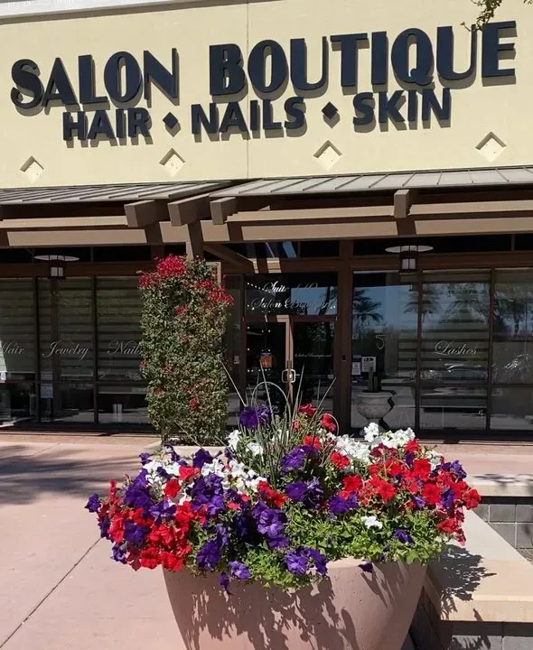 https://cdn.salonspotlight.com/photos/QH9HdrSH4Pw838HjDr4o/627d4323-81e1-4287-8da6-cf7554b1ce6e_720x720