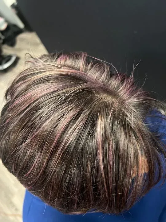 https://cdn.salonspotlight.com/photos/QOQNfp4KFkNuNsUY4VVZ/28c2136f-03e8-45f8-b048-2b54c726af95_720x720