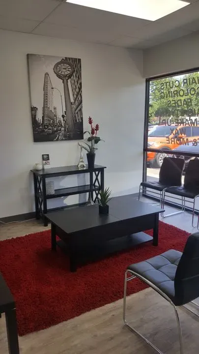 https://cdn.salonspotlight.com/photos/QOQNfp4KFkNuNsUY4VVZ/4ce2ab28-b484-4aac-87ef-6eaa7e0bf113_720x720