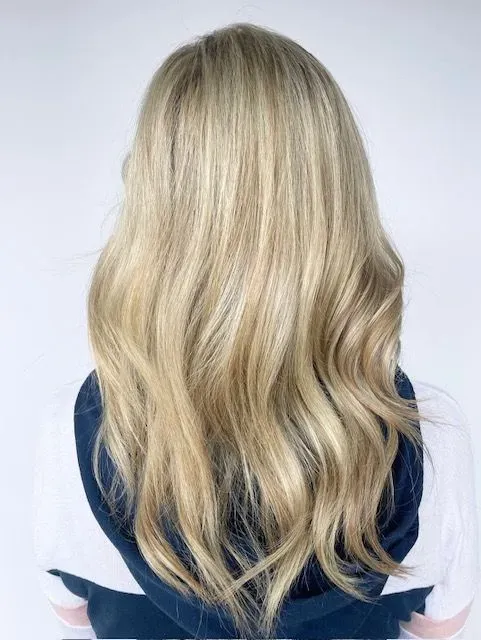https://cdn.salonspotlight.com/photos/QR2ZAAuFt4PJp1UszGs0/82dfb295-e3b1-4a31-a248-34dd8966d6b4_720x720