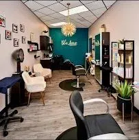 https://cdn.salonspotlight.com/photos/QTHVCDyYFqAxtoa3XVOo/5df47720-b813-4dae-b6c5-6e1af122dd2b_720x720