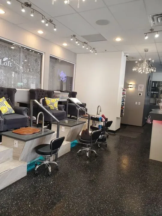 https://cdn.salonspotlight.com/photos/QXsBuujuUyG7VggRUSvf/b044eaff-6ce9-455d-a50b-42d1f3e283cd_720x720