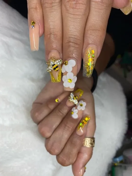 https://cdn.salonspotlight.com/photos/QYAVIyceg0rTzbuFgxvE/76f0803e-f6ad-4e92-aa26-7b79080a0dd5_720x720