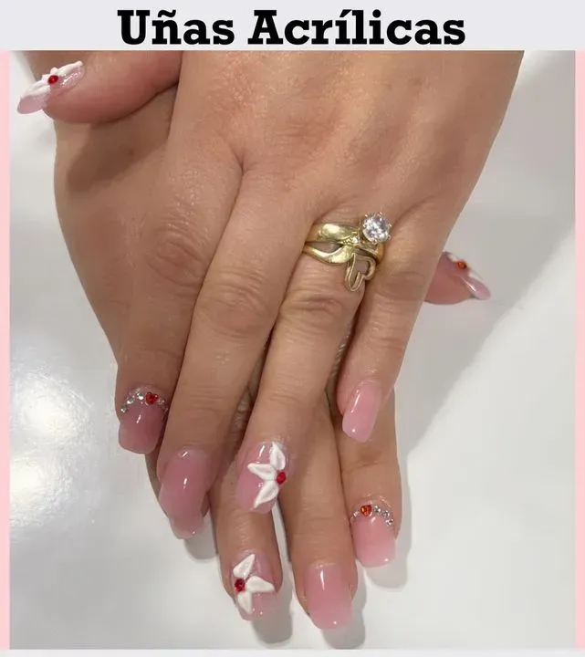 https://cdn.salonspotlight.com/photos/QYRx5afZKxsOZ07sAyBb/993a6720-e87a-442b-8f9b-ab6740a58724_720x720