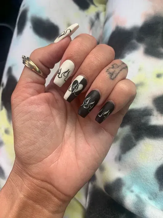 https://cdn.salonspotlight.com/photos/QYcXjJ779SDjV9DwdOdA/c5d9729d-9936-4b6b-89e8-91599da14d4b_720x720