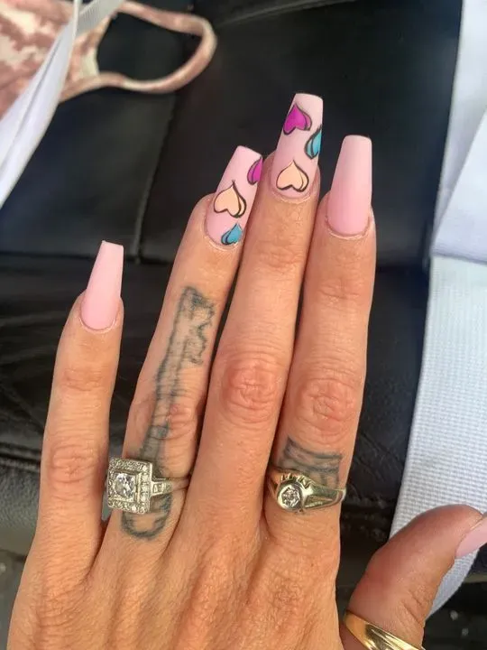 https://cdn.salonspotlight.com/photos/QYcXjJ779SDjV9DwdOdA/d30507d7-2461-415e-a545-647d01cd8479_720x720