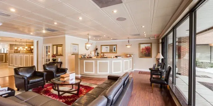 https://cdn.salonspotlight.com/photos/QePjtQUXWvzGEXOSRu12/e34fe178-8855-47eb-9640-b82c6ff6aa8d_720x720