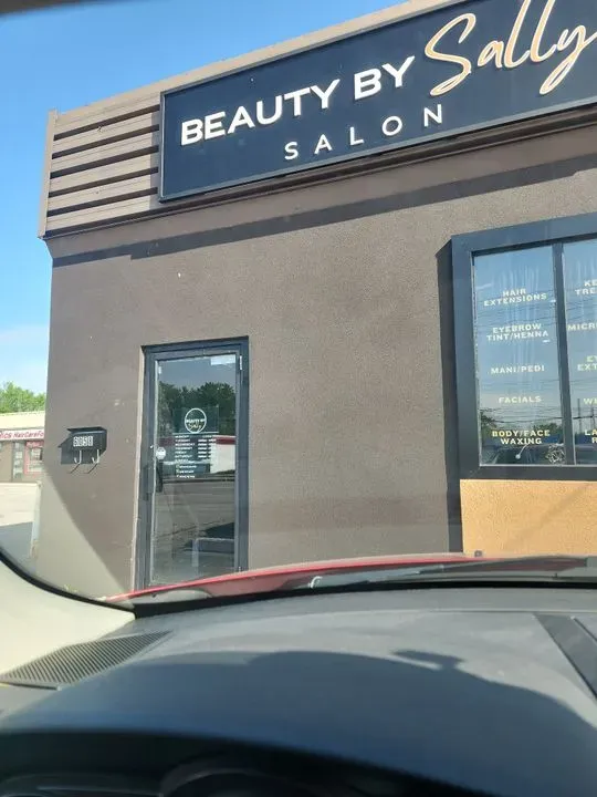 https://cdn.salonspotlight.com/photos/Qf8QYaeis2jaQ1EEc8FF/1444bba3-fef6-4187-b543-f688a093e488_720x720