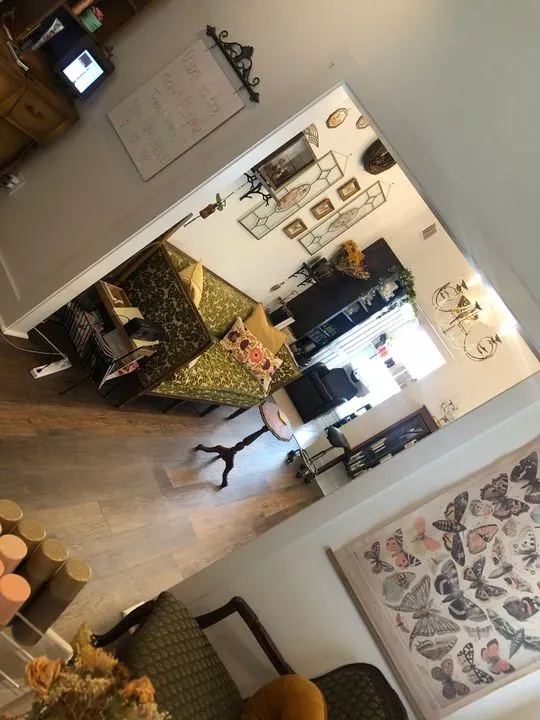 https://cdn.salonspotlight.com/photos/QiLuAJJkeKUKHzEP77PC/2abcf243-ccf1-4286-91a9-190c44f03068_720x720