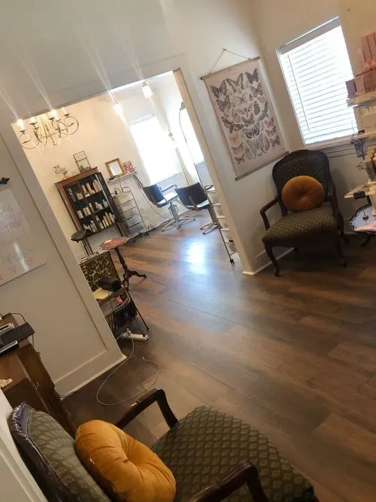 https://cdn.salonspotlight.com/photos/QiLuAJJkeKUKHzEP77PC/2ae9918b-eec5-42e3-999f-bf65ec61421d_720x720