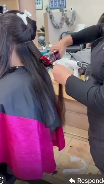 https://cdn.salonspotlight.com/photos/QkA7WiZldVwEV6m0O4iF/797fa3e7-0737-42c6-97b7-c773fac37249_720x720