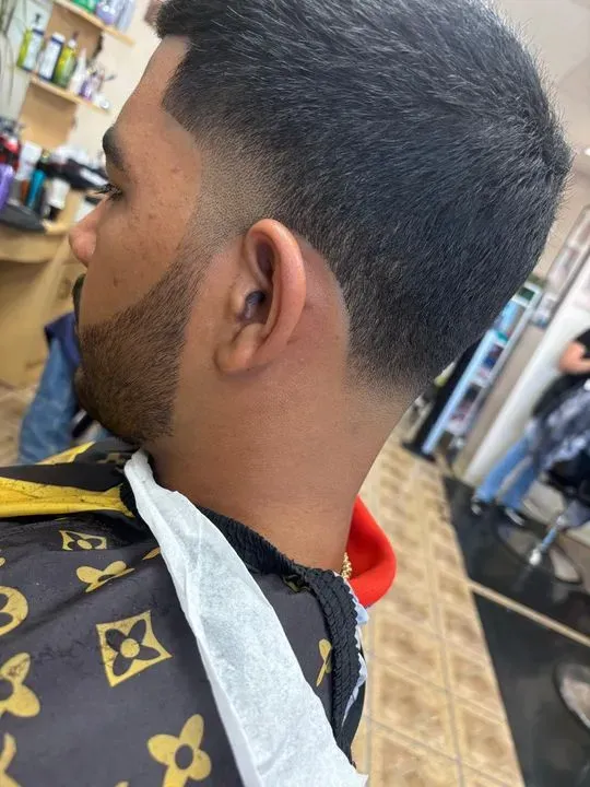 https://cdn.salonspotlight.com/photos/QkA7WiZldVwEV6m0O4iF/bc7806cb-6778-437f-bd9f-23d6986d4e29_720x720