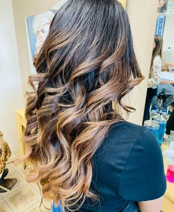 https://cdn.salonspotlight.com/photos/QkA7WiZldVwEV6m0O4iF/dc91e5ee-9cec-4f54-af85-ef99134558ac_720x720