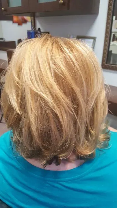 https://cdn.salonspotlight.com/photos/QkIIrkxP8gByx2XWXjjT/7c22bbb6-09b9-46e8-838e-89db1e00a331_720x720
