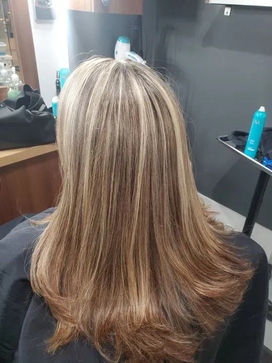 https://cdn.salonspotlight.com/photos/QkIIrkxP8gByx2XWXjjT/95dc2326-81d3-49b9-bb07-c16761b3bc5e_720x720
