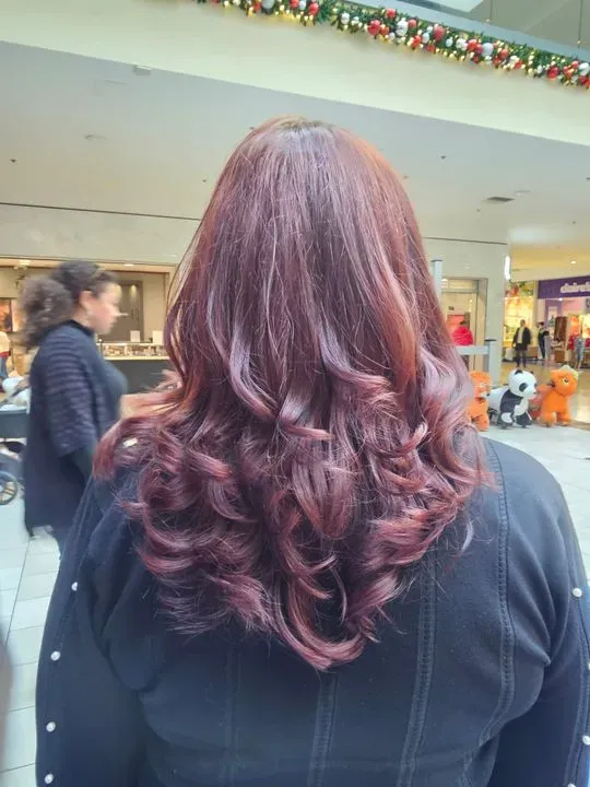 https://cdn.salonspotlight.com/photos/QkVV6dhqgEFR2wBmFla3/e284e9a5-6f3f-4eab-9fd3-9aca90ff7a93_720x720