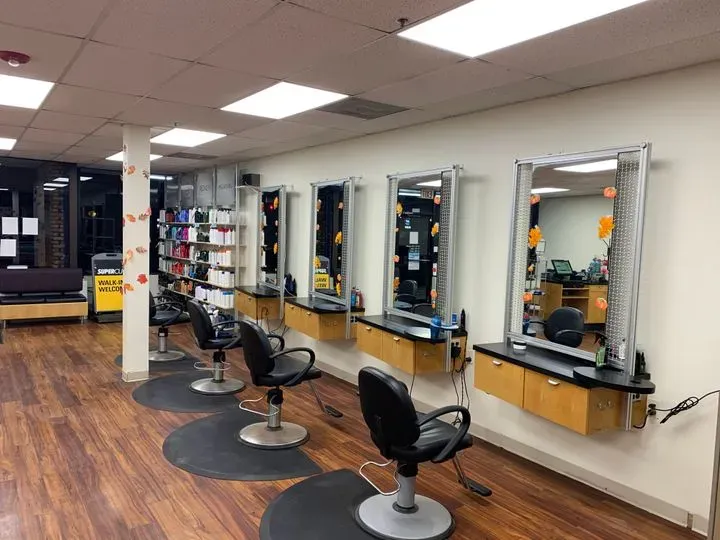https://cdn.salonspotlight.com/photos/QoBO1NEc97bMwrD2Vp7I/08f2befa-7f63-4c04-a35c-3f4b7a223f38_720x720