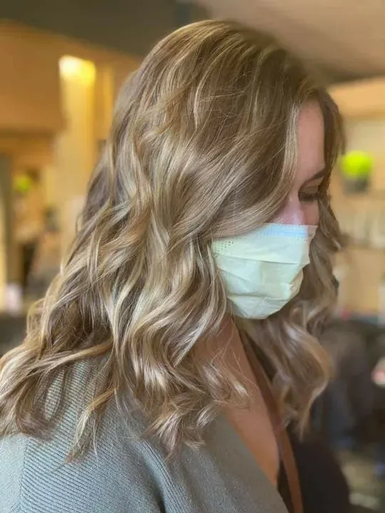 https://cdn.salonspotlight.com/photos/QuEmeOgmLTR1SNHjVEKS/522045eb-443a-4b63-8f1d-46002f768f5d_720x720