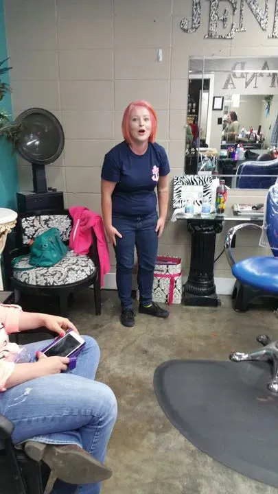 https://cdn.salonspotlight.com/photos/QucLPPiaQeGXuG6EivwZ/e7c75165-a74a-4f2d-ae4c-4ad7df2d553c_720x720