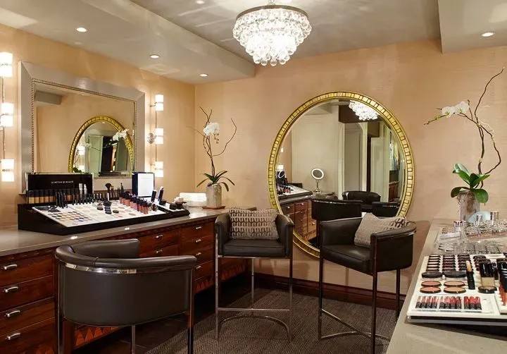 https://cdn.salonspotlight.com/photos/QvaNYFCklJAchO6hZxd0/00b0ea2a-34af-4c20-854a-9c5c1ea293c0_720x720