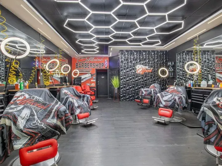 https://cdn.salonspotlight.com/photos/QyRpu0hRCs48SJyolpUV/3985688b-a268-4a84-9dce-f86915cbd329_720x720