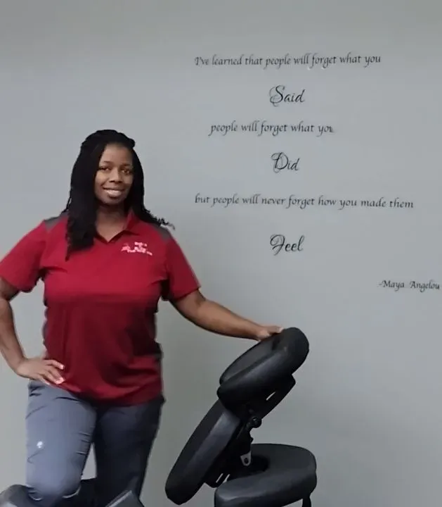 https://cdn.salonspotlight.com/photos/QyiAraMhLgCWJVRdxoSB/f555ba16-657e-4d0b-9b80-7c598a2f8a0e_720x720