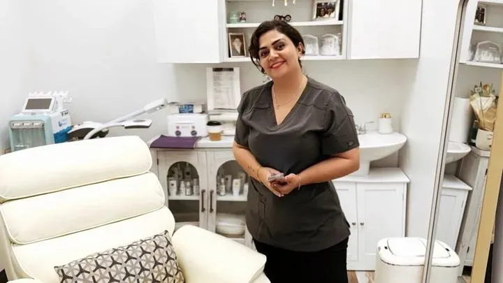 https://cdn.salonspotlight.com/photos/Qyl2Tz60sm46z7rhtnEv/bef6aa9e-5f10-4d68-a010-e3f741528f1e_720x720