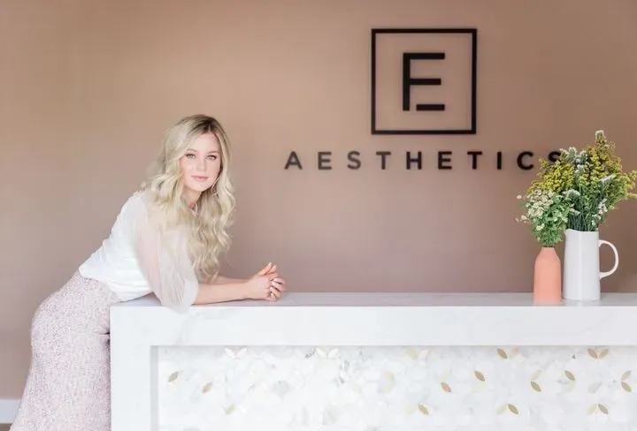 https://cdn.salonspotlight.com/photos/Qzh1VsgsykYqfdaHBC1x/81455c51-d3d5-43aa-9125-22b66577c5ad_720x720