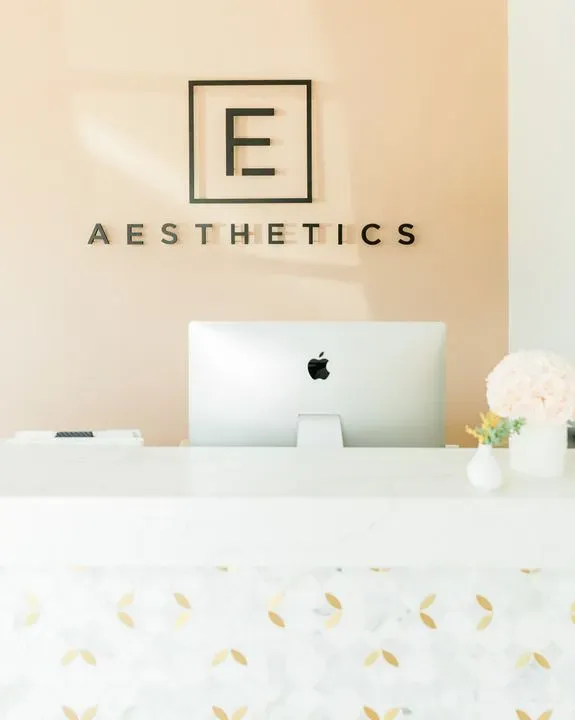 https://cdn.salonspotlight.com/photos/Qzh1VsgsykYqfdaHBC1x/d597db6e-553d-43da-98a5-b8ef6b110237_720x720