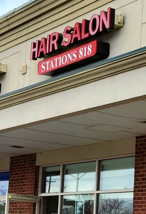 https://cdn.salonspotlight.com/photos/R09hbkEQkUL4Eot2azjJ/9339ce8a-f330-4e56-830a-53f44c3704a4_720x720